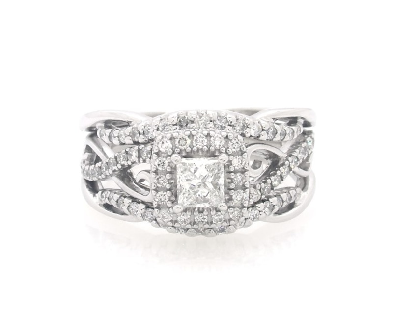 Main Image 1 of Previously Owned Princess-Cut Diamond Halo Bridal Set 5/8 ct tw 10K White Gold Size 5.25