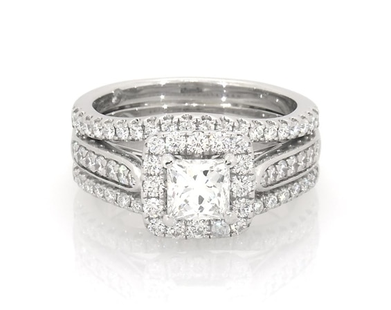 Previously Owned THE LEO Diamond Princess-Cut Halo Bridal Set 1-1/2 ct tw 14K White Gold Size 6.75