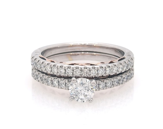 Previously Owned Round-Cut Diamond Engagement Ring 7/8 ct tw 14K Two-Tone Gold Size 7
