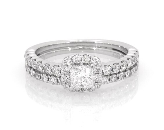 Previously Owned Princess-Cut Diamond Cushion Halo Bridal Set 7/8 ct tw 14K White Gold Size 6