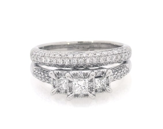 Previously Owned Princess-Cut Diamond Three-Stone Bridal Set 7/8 ct tw 10K White Gold Size 6.5