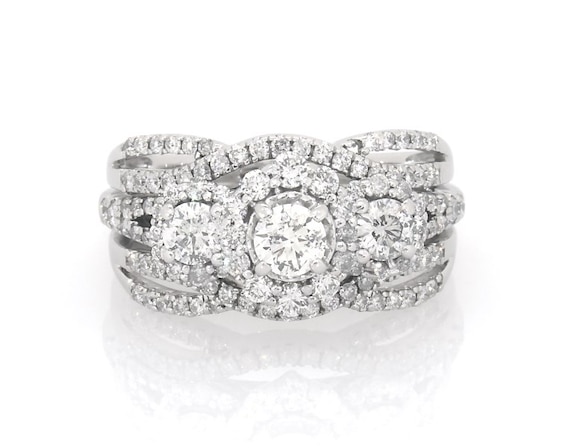 Previously Owned Round-Cut Diamond Three-Stone Bridal Set 1-1/4 ct tw 10K White Gold Size 6