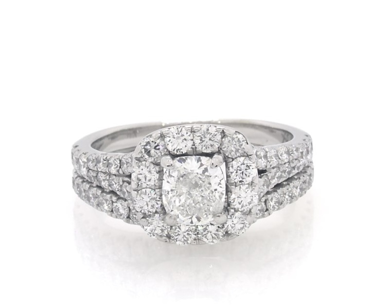 Main Image 1 of Previously Owned Neil Lane Cushion-Cut Diamond Bridal Set 2-1/2 ct tw 14K White Gold Size 7.75