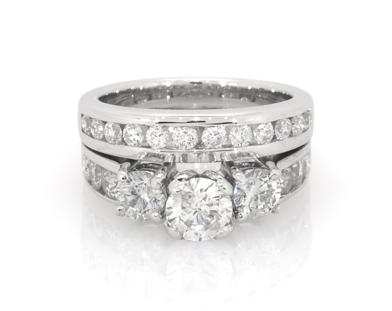 Main Image 1 of Previously Owned Round-Cut Diamond Three-Stone Bridal Set 2-3/8 ct tw 14K White Gold Size 6.5