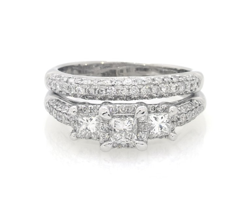 Main Image 1 of Previously Owned Princess-Cut Diamond Three-Stone Bridal Set 1-1/3 ct tw 14K White Gold Size 7.25