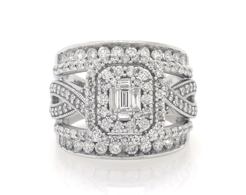 Main Image 1 of Previously Owned Emerald-Cut Diamond Bridal Set 1-7/8 ct tw 14K White Gold Size 6.75