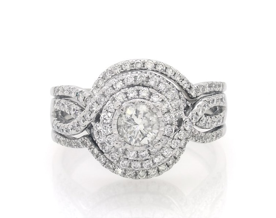 Previously Owned Round-Cut Diamond Halo Bridal Set 1-5/8 ct tw 14K White Gold Size 10.5
