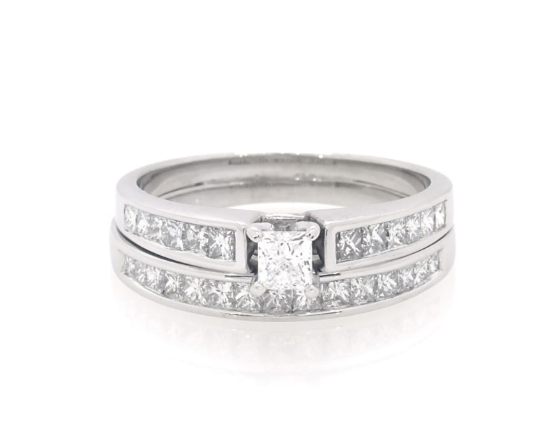 Main Image 1 of Previously Owned Princess-Cut Diamond Bridal Set 7/8 ct tw 14K White Gold Size 7.25