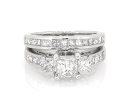 Previously Owned Princess-Cut Diamond Three-Stone Bridal Set 1-3/4 ct tw 14K White Gold Size 4.75