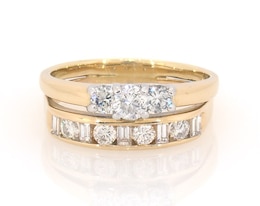 Previously Owned Round-Cut Diamond Three-Stone Bridal Set 7/8 ct tw 14K Yellow Gold & Platinum Size 8.25