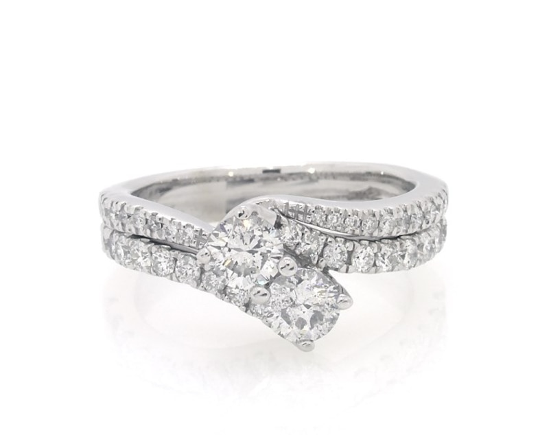 Main Image 1 of Previously Owned Round-Cut Diamond Two-Stone Bridal Set 1 ct tw 14K White Gold Size 6