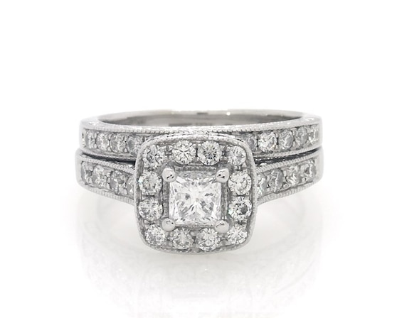Previously Owned Princess-Cut Diamond Cushion Halo Bridal Set 1-1/5 ct tw ct tw 14K White Gold Size 5.75