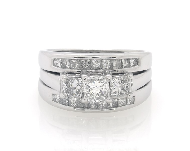 Main Image 1 of Previously Owned Princess-Cut Diamond Three-Stone Bridal Set 1-3/8 ct tw 14K White Gold & Platinum Size 6.25