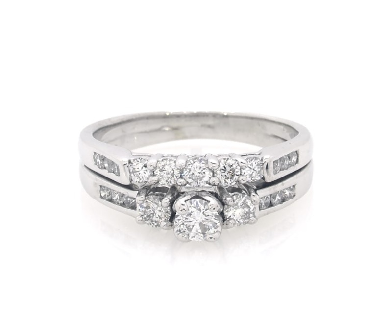 Main Image 1 of Previously Owned Round-Cut Diamond Three-Stone Bridal Set 7/8 ct tw 14K White Gold Size 8