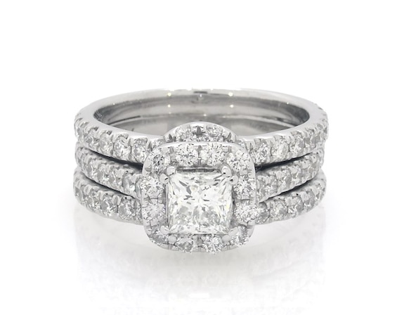 Previously Owned Neil Lane Princess-Cut Diamond Halo Bridal Set 2-1/4 ct tw 14K White Gold Size 7.25