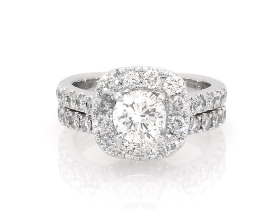 Previously Owned Neil Lane Round-Cut Diamond Halo Bridal Set 2 ct tw 14K White Gold Size 4.25
