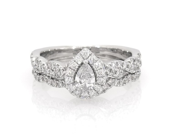 Previously Owned Neil Lane Pear-Shaped Diamond Bridal Set 7/8 ct tw 14K White Gold Size 6.75