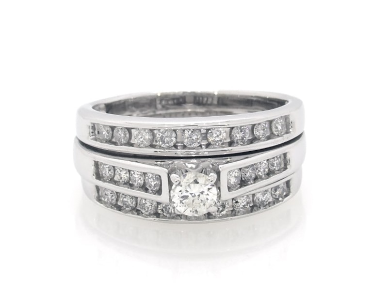 Main Image 1 of Previously Owned Round-Cut Diamond Bridal Set 5/8 ct tw 14K White Gold Size 6.25