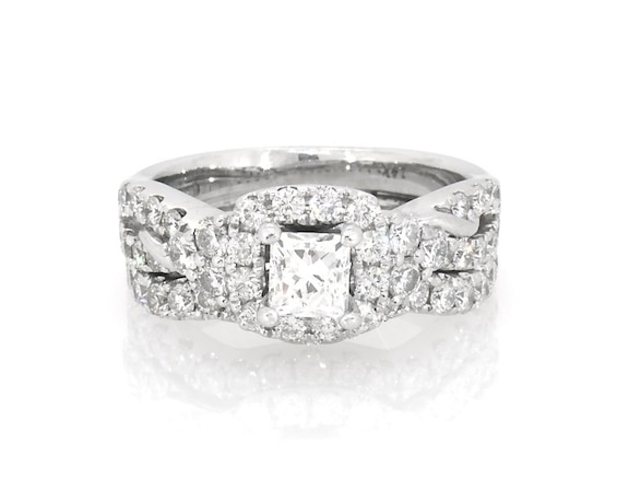 Previously Owned THE LEO Diamond Princess-Cut Halo Bridal Set 1-5/8 ct tw 14K White Gold Size 4.75