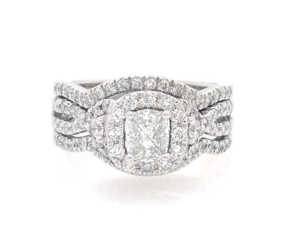 Previously Owned Pie-Shaped Multi-Diamond Bridal Set 1 ct tw 14K White Gold 5.75