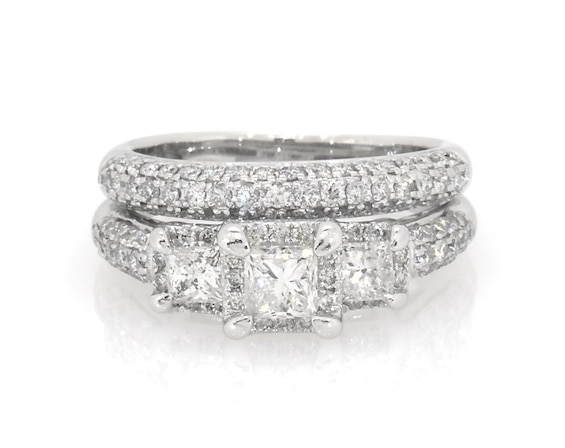Previously Owned Princess-Cut Diamond Three-Stone Bridal Set 1-1/3 ct tw 14K White Gold Size 5.75