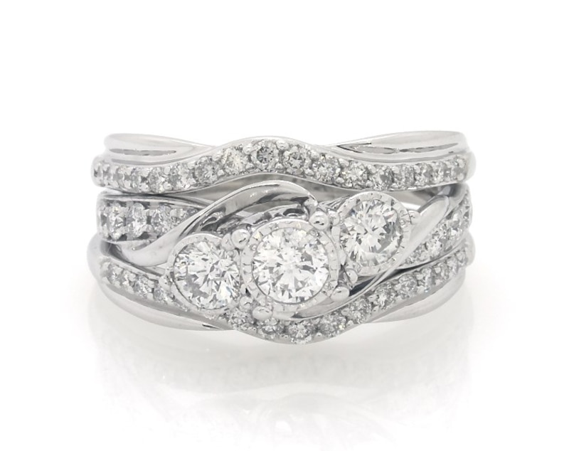 Main Image 1 of Previously Owned Round-Cut Diamond Three-Stone Bridal Set 1-3/8 ct tw 14K White Gold Size 9