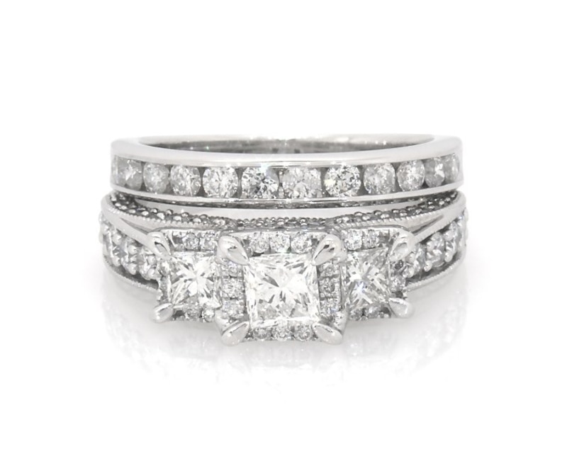 Main Image 1 of Previously Owned Princess-Cut Diamond Three-Stone Bridal Set 1-7/8 ct tw 10K & 14K White Gold Size 6.75