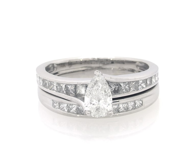 Main Image 1 of Previously Owned Pear-Shaped Diamond Bridal Set 1-1/5 ct tw 14K White Gold Size 5.75