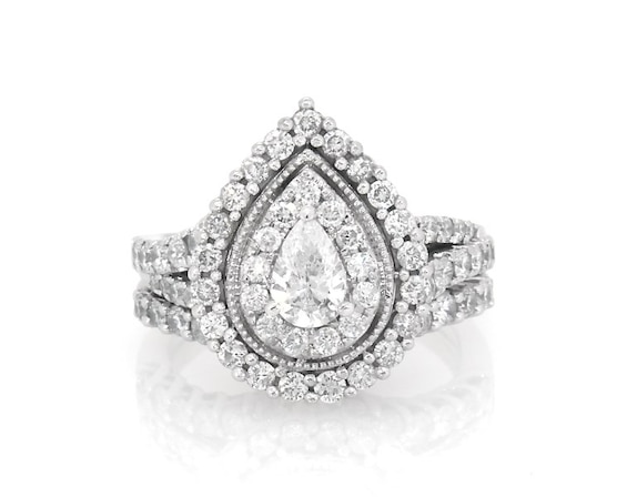 Previously Owned Pear-Shaped Diamond Halo Bridal Set 1-5/8 ct tw 14K White Gold Size 6.5