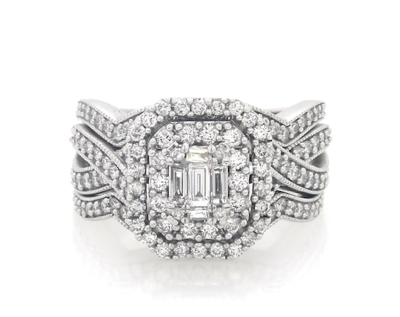 Previously Owned Baguette & Round-Cut Diamond Double Halo Bridal Set 1-1/3 ct tw 14K White Gold Size