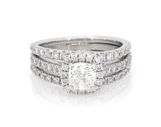 Previously Owned Cushion-Cut Diamond Halo Bridal Set 1-1/2 ct tw 10K White Gold & Platinum Size 6