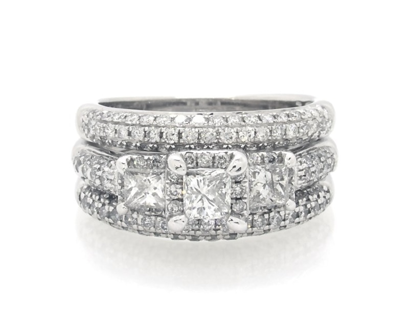 Main Image 1 of Previously Owned Princess-Cut Diamond Three-Stone Halo Bridal Set 1-3/4 ct tw 14K White Gold Size 6.75