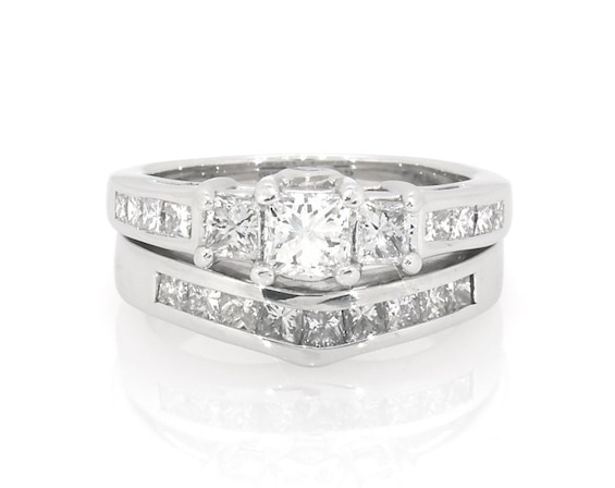 Previously Owned Princess-Cut Diamond Three-Stone Bridal Set 1-1/3 ct tw 14K White Gold Size 5.25