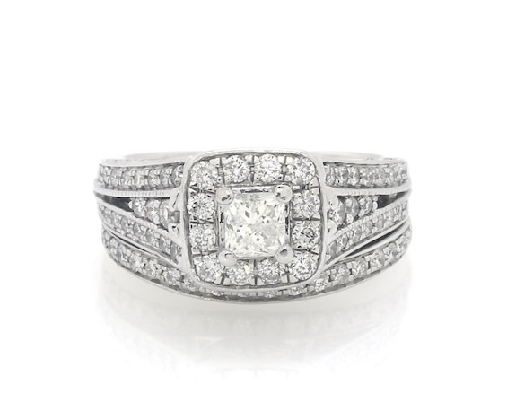 Previously Owned Princess-Cut Diamond Halo Bridal Set 1-1/3 ct tw 14K White Gold Size 7.25