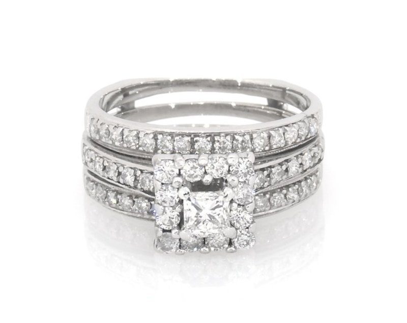 Main Image 1 of Previously Owned Princess-Cut Diamond Halo Bridal Set 7/8 ct tw 14K White Gold Size 6