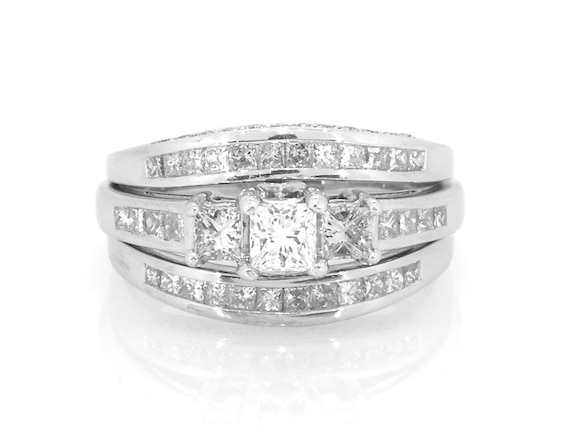 Previously Owned Princess-Cut Diamond Three-Stone Bridal Set 1-5/8 ct tw 14K White Gold Size 7.75