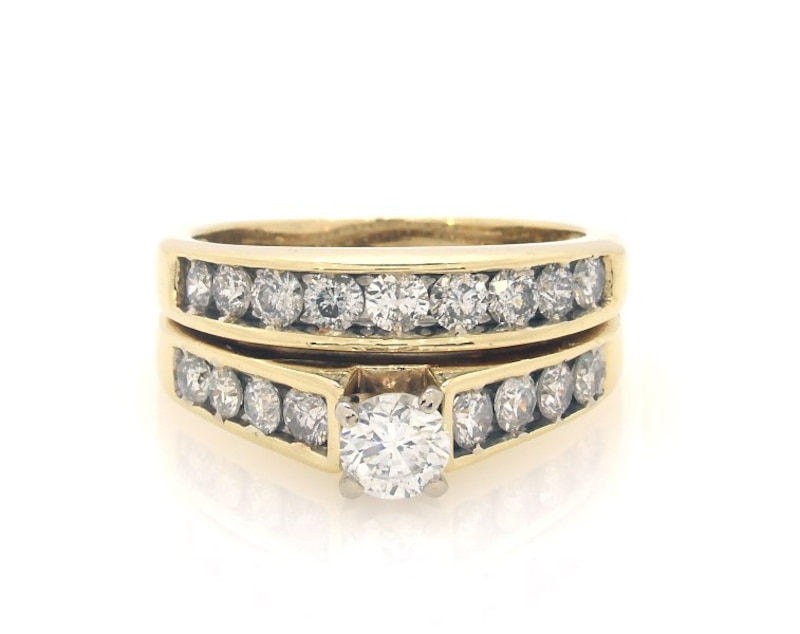 Main Image 1 of Previously Owned Round-Cut Diamond Bridal Set 1-3/8 ct tw 14K Yellow Gold Size 7