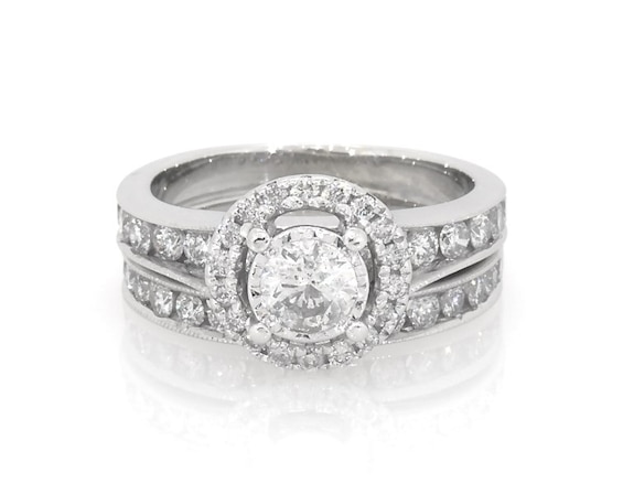 Previously Owned Round-Cut Diamond Halo Bridal Set 1-1/3 ct tw 14K White Gold Size 5.75