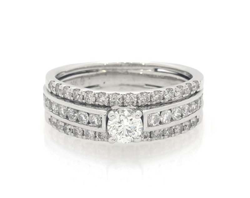 Main Image 1 of Previously Owned Round-Cut Diamond Bridal Set 1-1/8 ct tw 14K White Gold Size 6