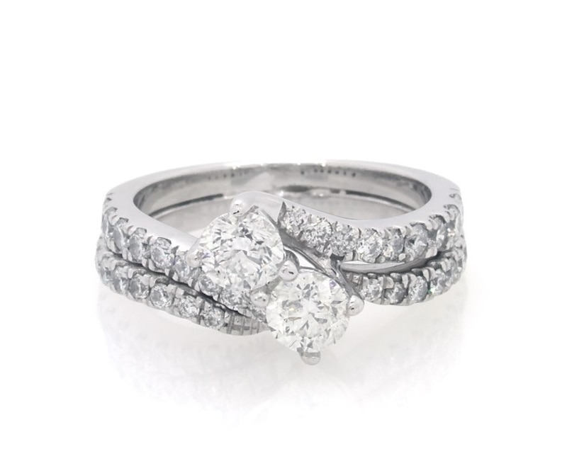 Main Image 1 of Previously Owned Ever Us Round-Cut Diamond Two-Stone Bridal Set 1 ct tw 14K White Gold Size 4.5