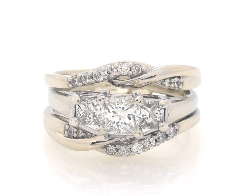 Main Image 1 of Previously Owned Princess-Cut Diamond Three-Stone Bridal Set 1-1/8 ct tw 14K White Gold & Platinum Size 6.25