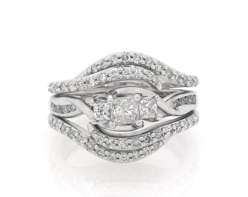 Main Image 1 of Previously Owned Princess-Cut Diamond Three-Stone Bridal Set 7/8 ct tw 10K White Gold Size 6