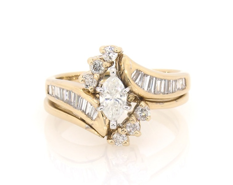 Main Image 1 of Previously Owned Marquise-Cut Diamond Bridal Set 1-1/5 ct tw 14K Yellow Gold Size 7.5
