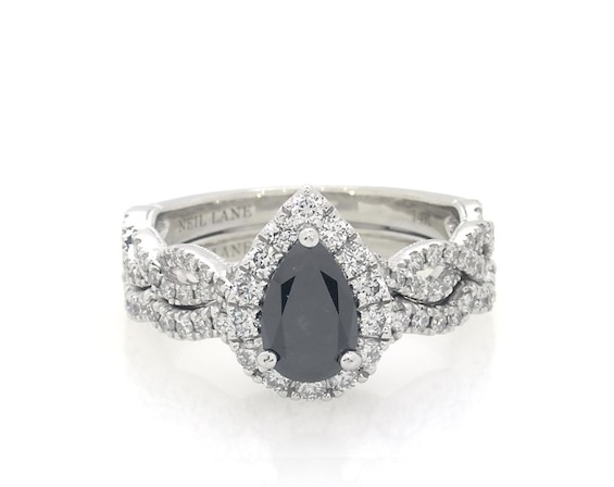 Previously Owned Neil Lane Pear-Shaped Black & White Diamond Bridal Set 1-7/8 ct tw 14K White Gold Size 6.75