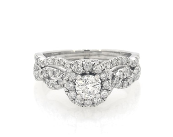 Previously Owned Round-Cut Diamond Halo Bridal Set 7/8 ct tw 14K White Gold Size 6