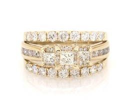 Previously Owned Princess-Cut Diamond Three-Stone Halo Bridal Set 1-7/8 ct tw 14K Yellow Gold Size 8.25