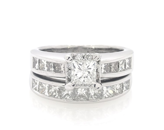 Previously Owned Princess-Cut Diamond Halo Bridal Set 2-1/5 ct tw 14K White Gold Size 6.5