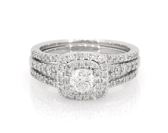 Previously Owned Round-Cut Diamond Halo Bridal Set 1 ct tw 14K White Gold Size 7.5