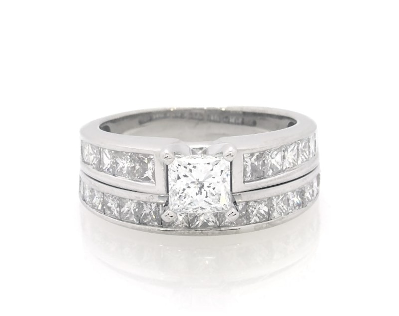 Main Image 1 of Previously Owned Princess-Cut Diamond Bridal Set 1-7/8 ct tw 14K White Gold Size 5.5