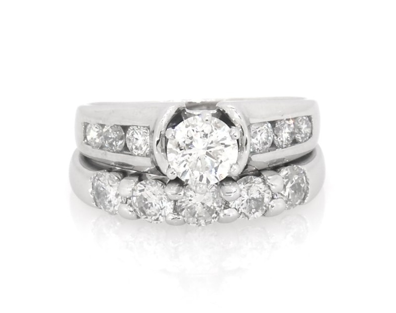 Main Image 1 of Previously Owned Round-Cut Diamond Bridal Set 1-7/8 ct tw 14K White Gold Size 7.25